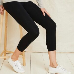 🆕 Garnet Hill Capri Leggings